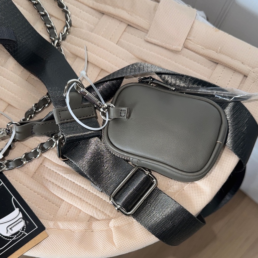 Gray Sparkle Crossbody Belt Bag - Picture 3 of 12